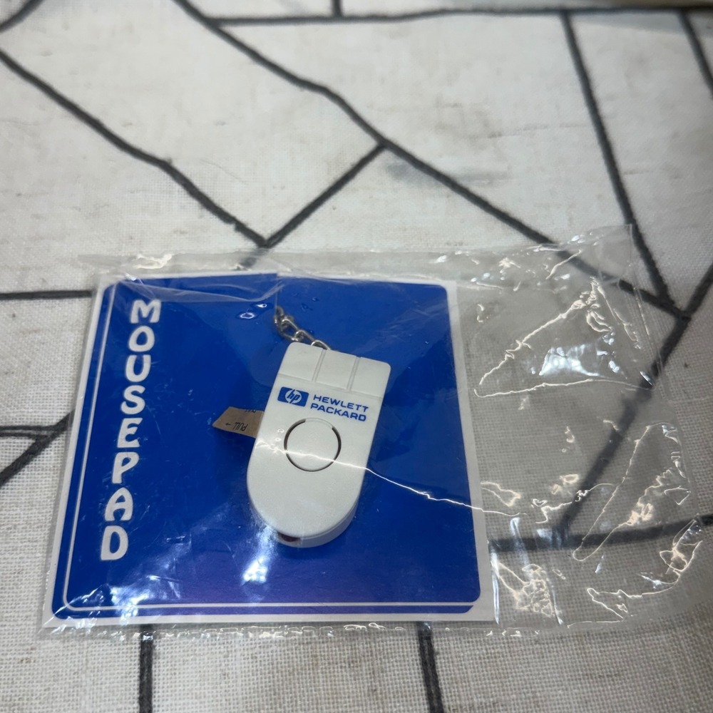 HP Mouse Tag Keychain OS White Vintage Hewlett Packard Red LED Light Promo NIP